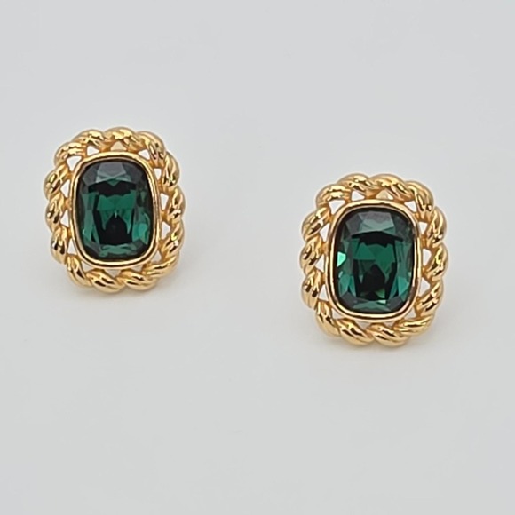 Vintage SWAROVSKI Signed Earrings Green Crystal 18k Yellow Gold Plate Clip-On - Picture 9 of 13